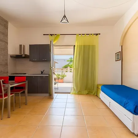 Dilauro Con Piscina Feriehus *