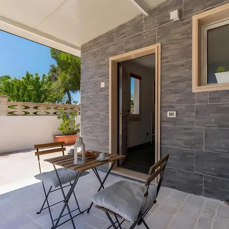 Dilauro Con Piscina Feriehus